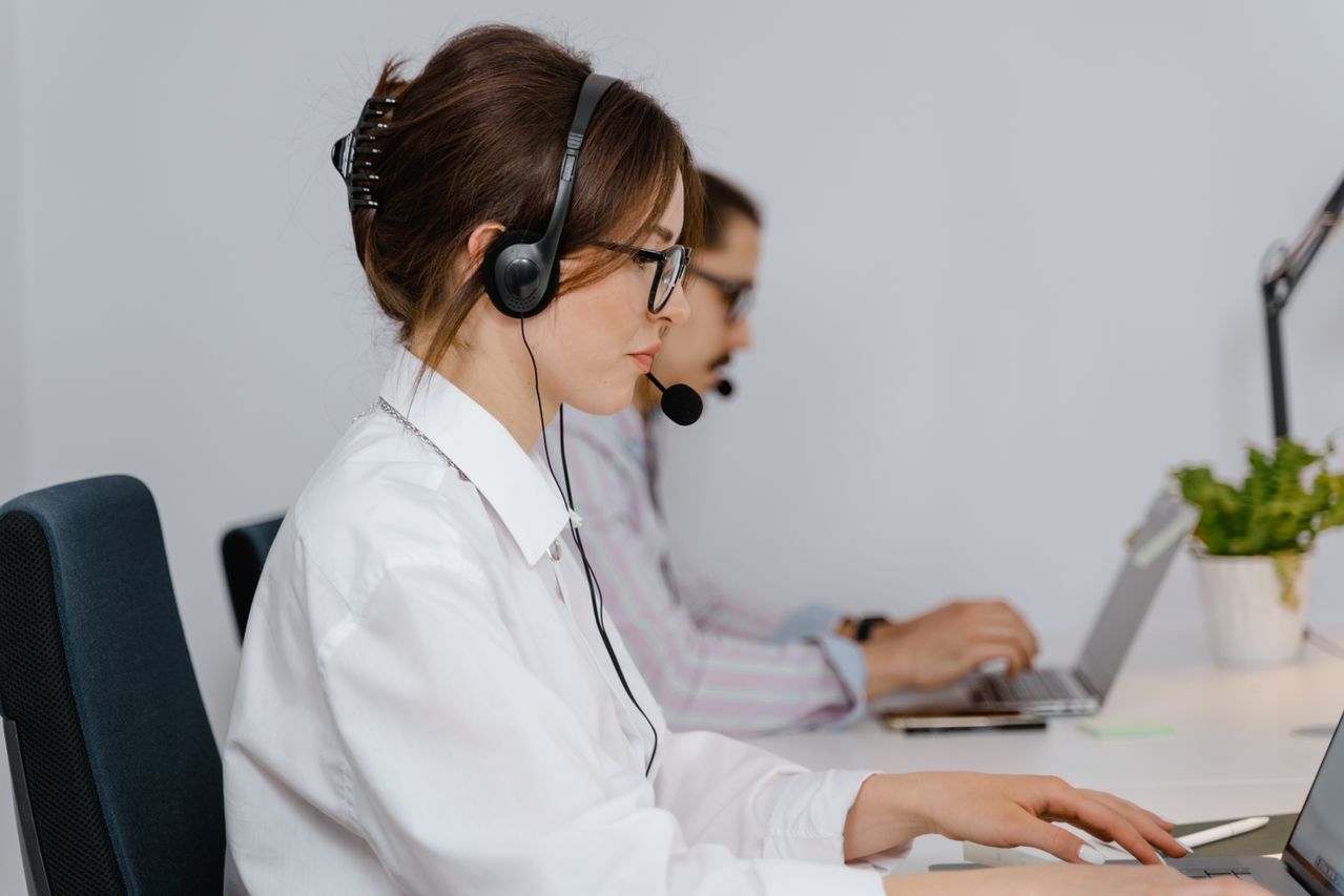 Best AI Customer Service Software in 2026: Features, Benefits, and How to Choose the Right Platform